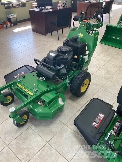 John Deere W36M Tolókaros fűnyírók