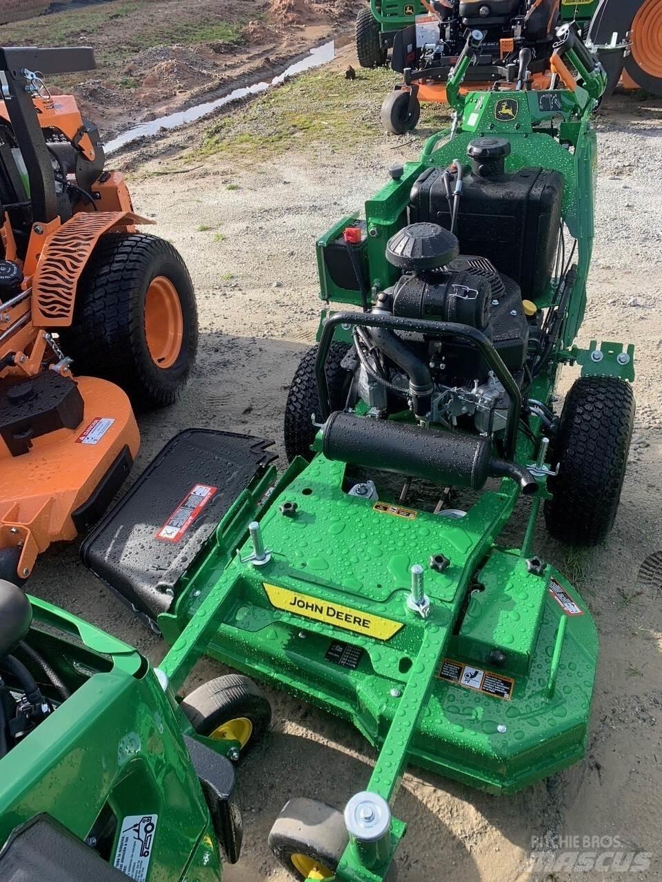 John Deere W36R Tolókaros fűnyírók
