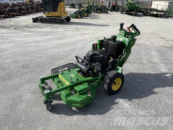 John Deere W36R Tolókaros fűnyírók