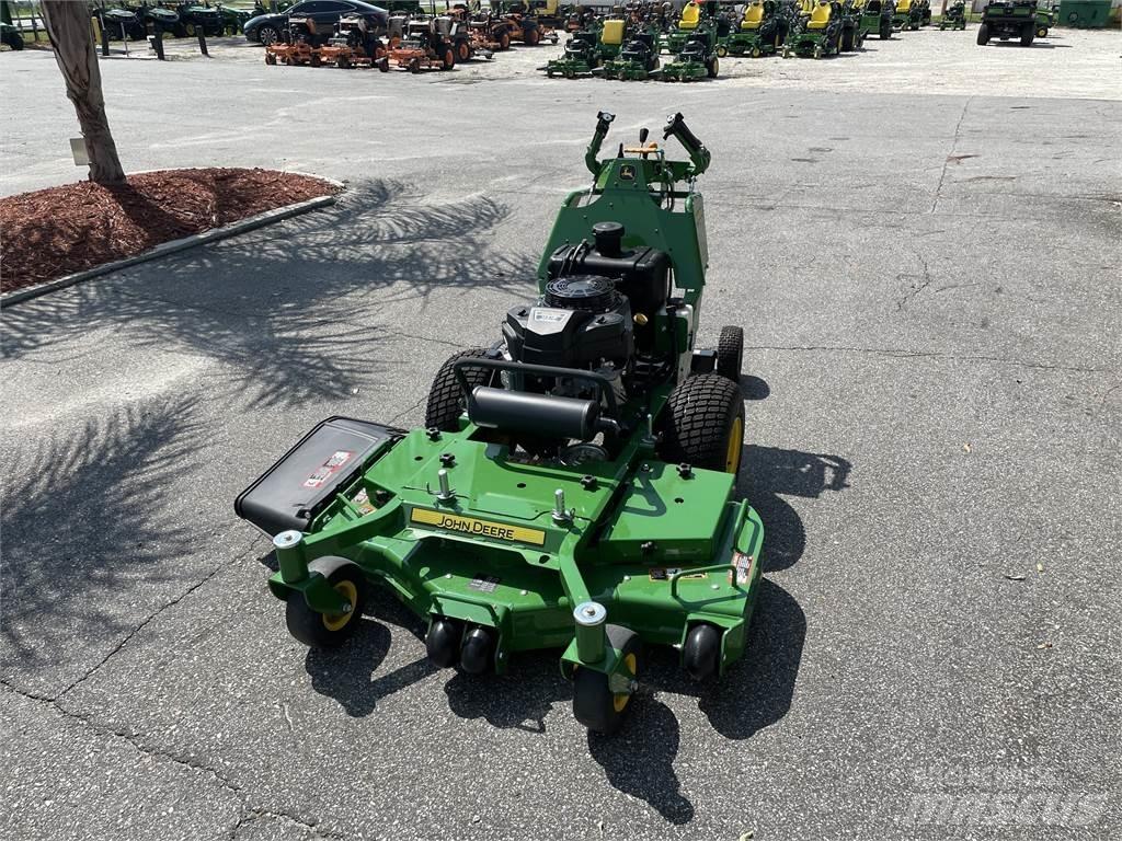 John Deere W48M Tolókaros fűnyírók