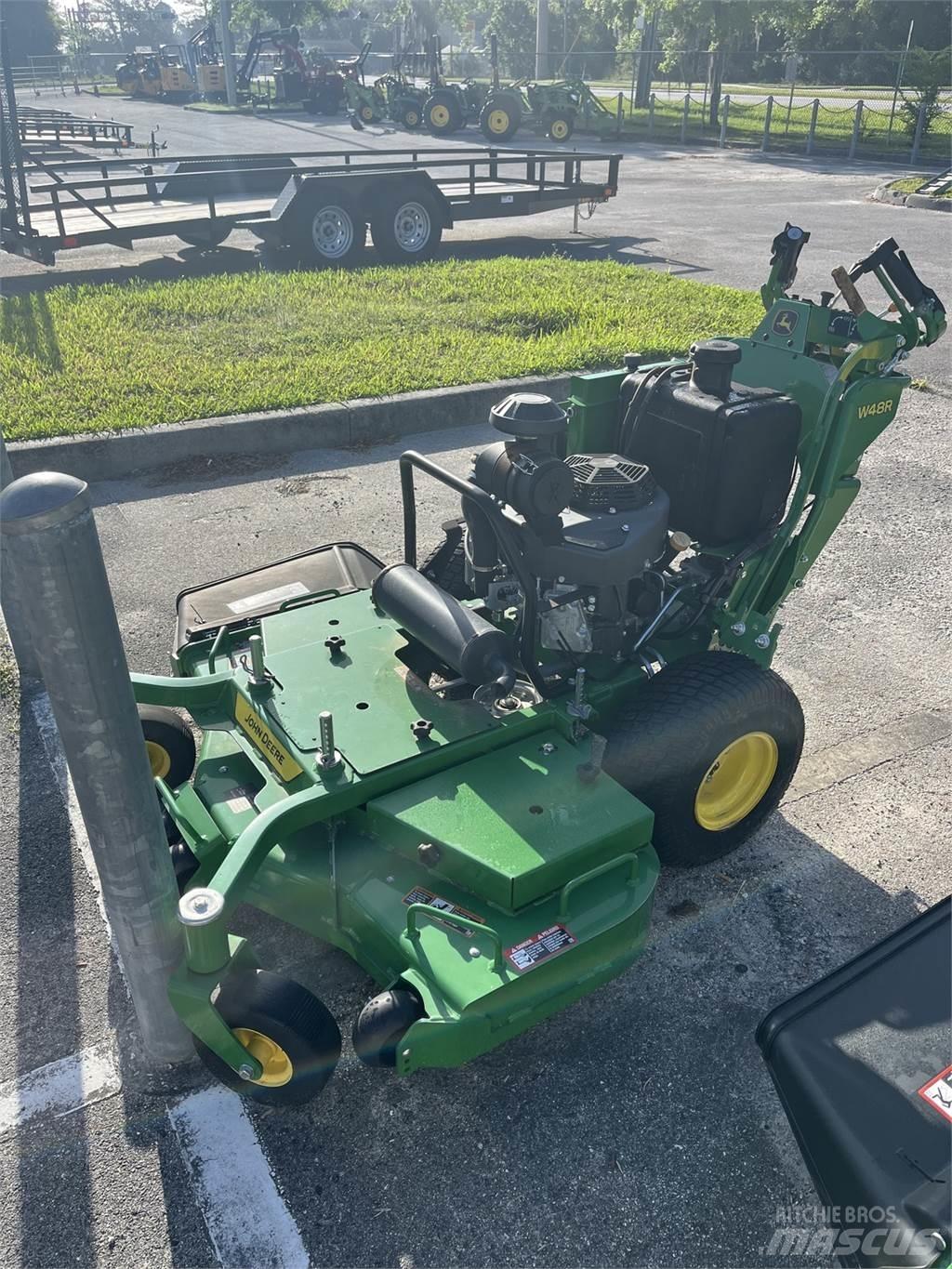 John Deere W48R Tolókaros fűnyírók