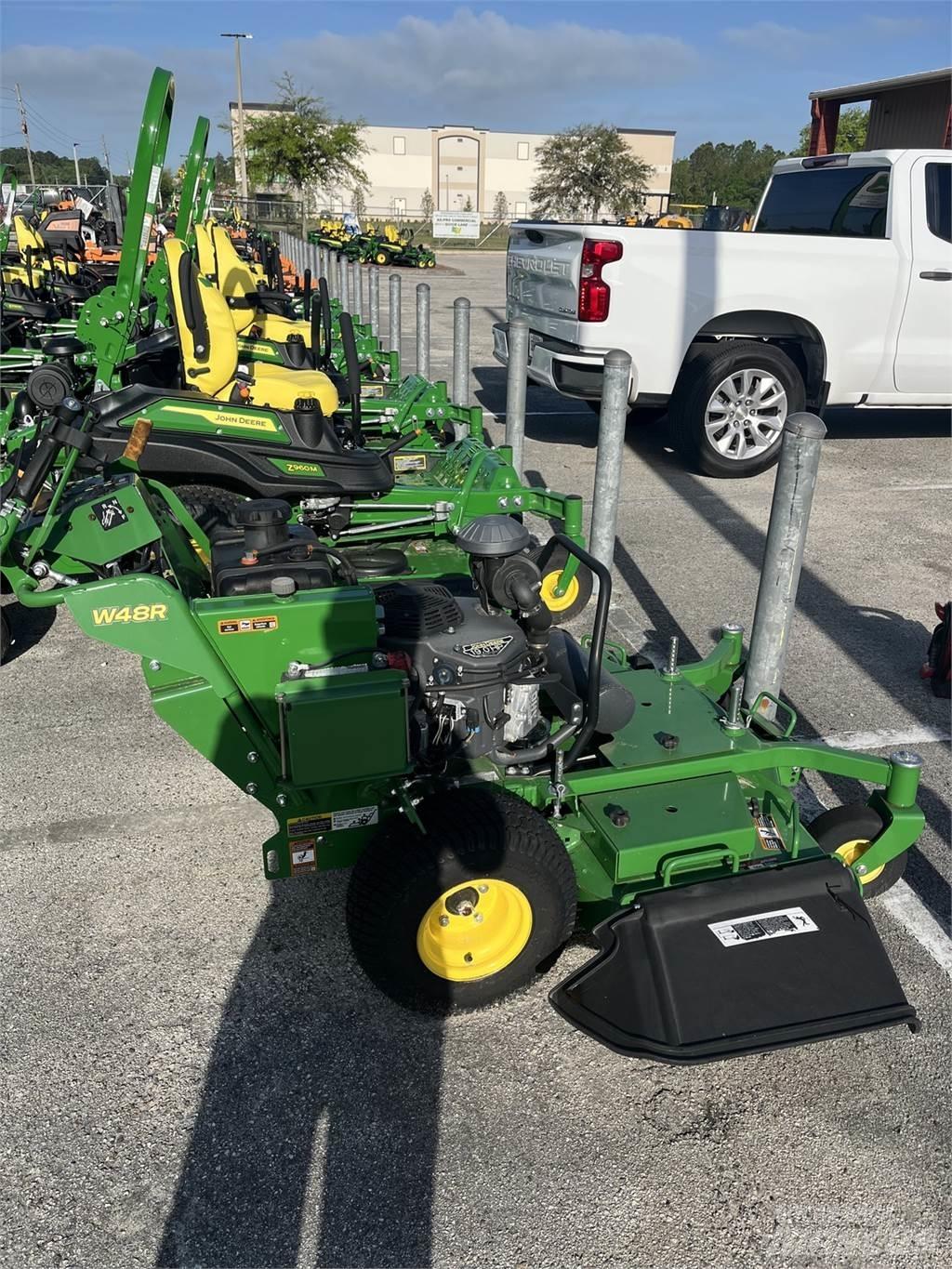 John Deere W48R Tolókaros fűnyírók