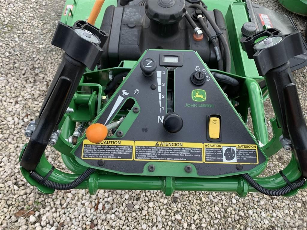 John Deere W52R Tolókaros fűnyírók