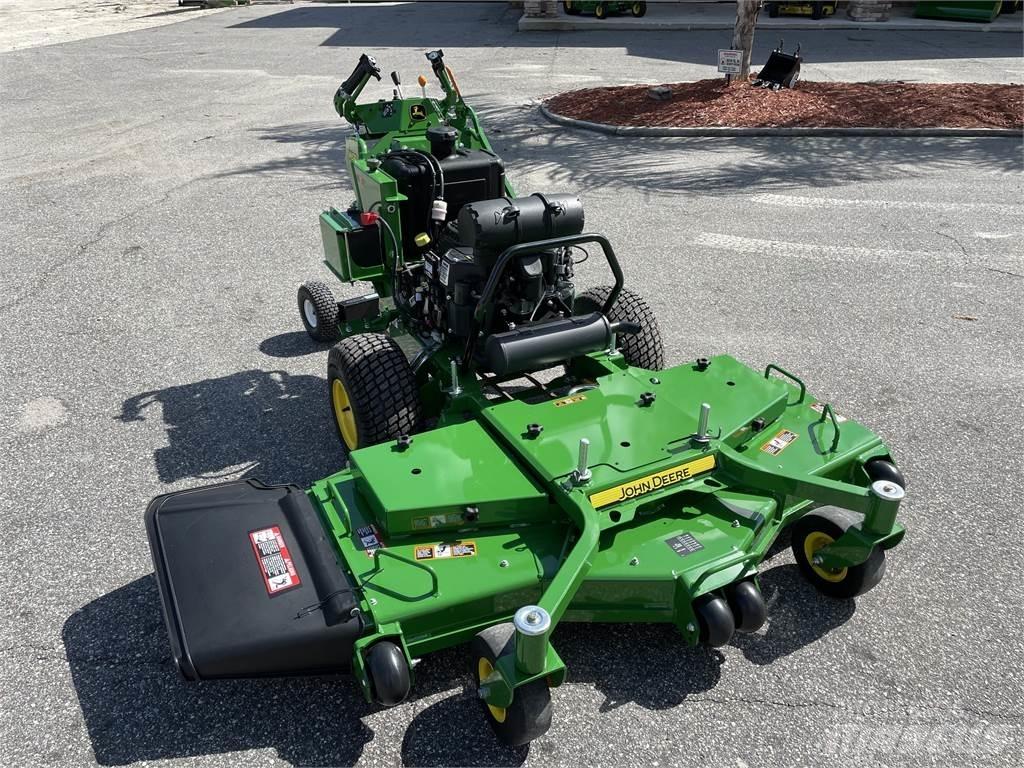 John Deere W61R Tolókaros fűnyírók