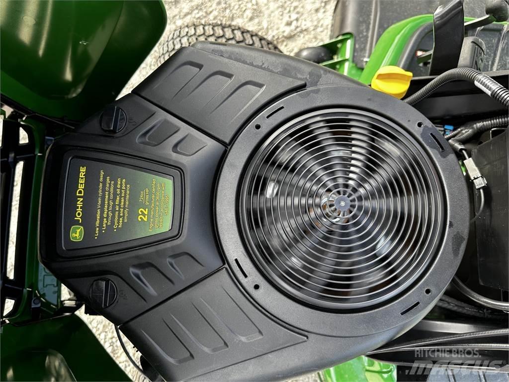 John Deere X330 Kompakt traktorok