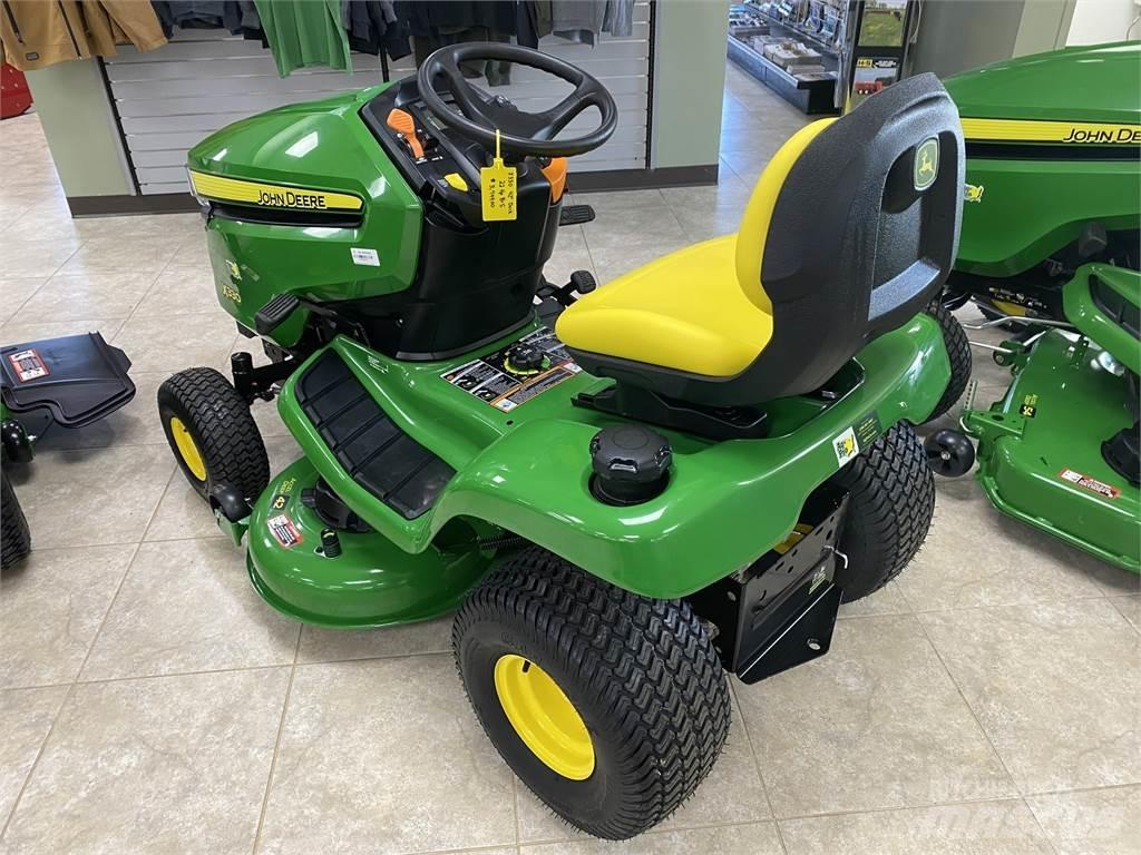 John Deere X330 Kompakt traktorok
