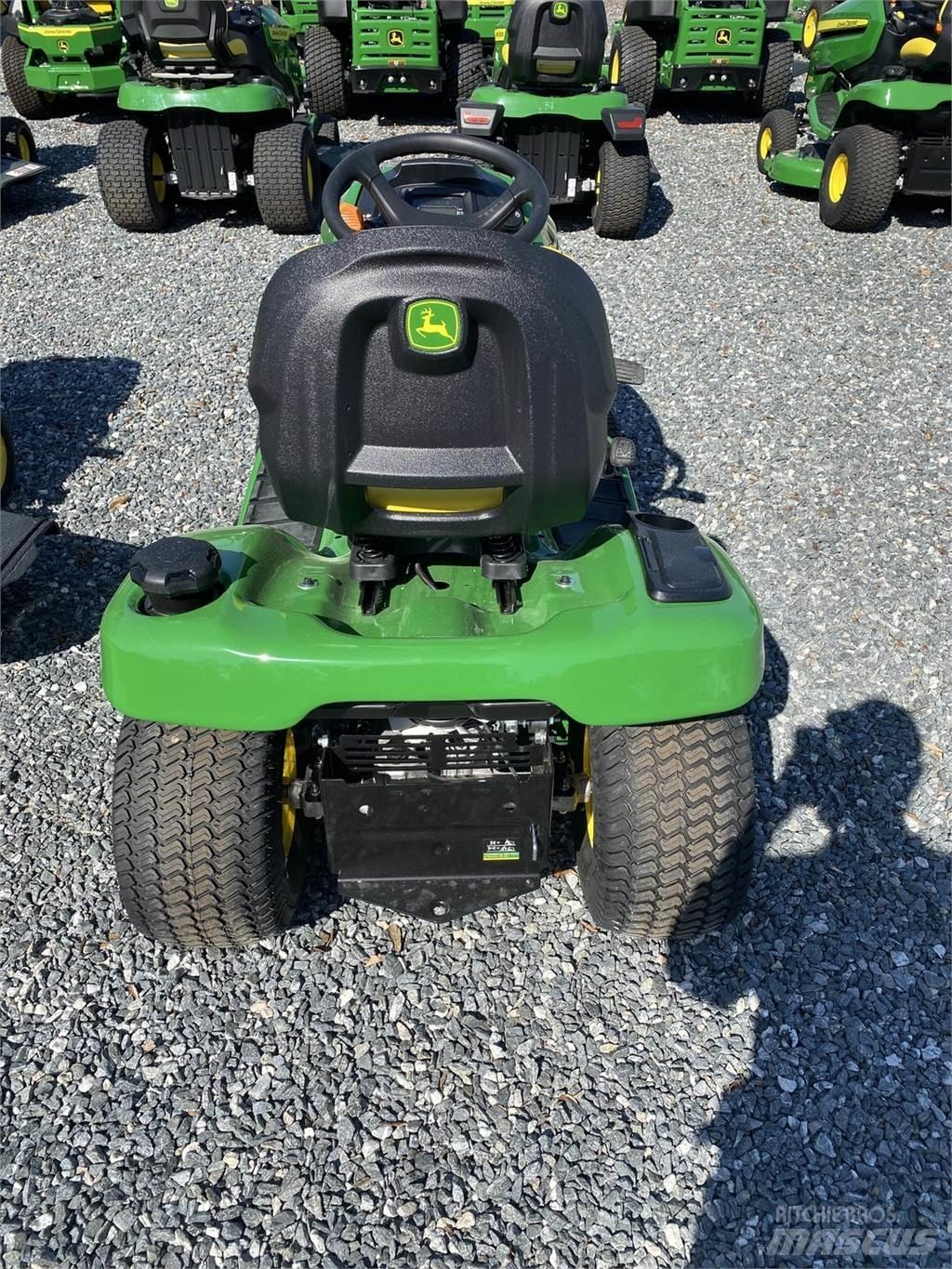 John Deere X330 Kompakt traktorok