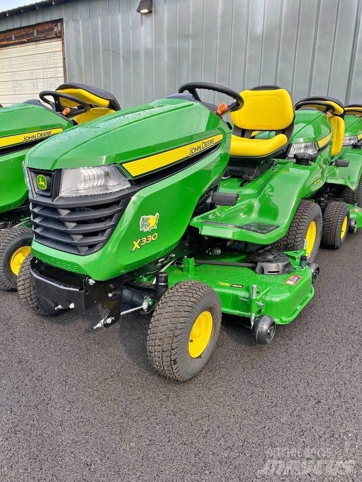 John Deere X330 Kompakt traktorok