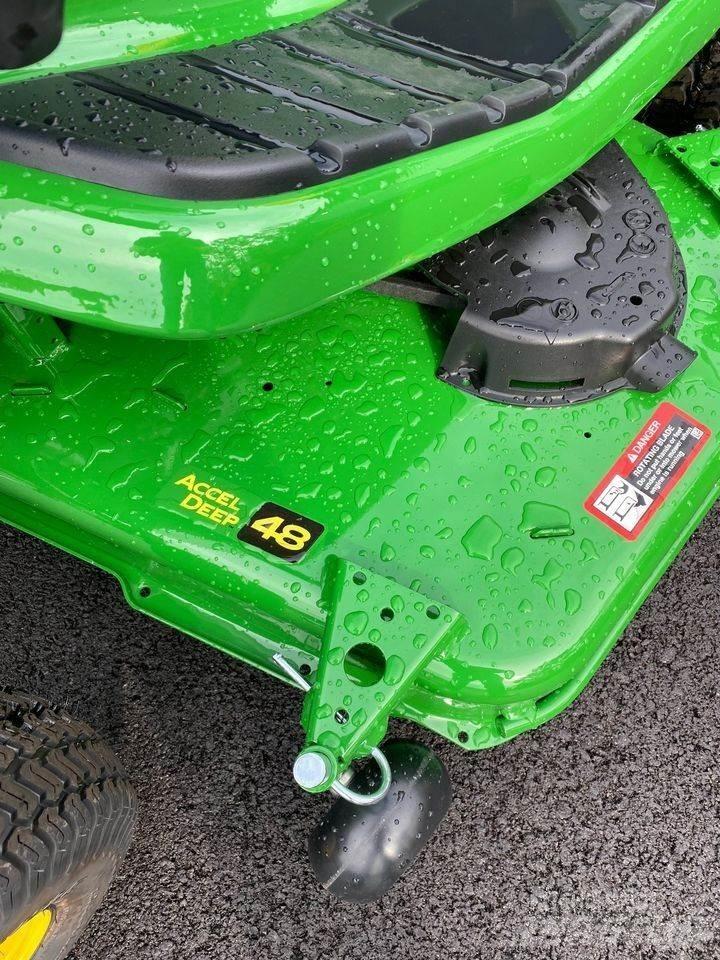 John Deere X330 Kompakt traktorok