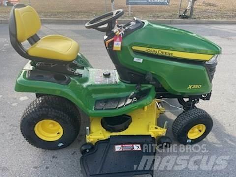 John Deere X350 Kompakt traktorok