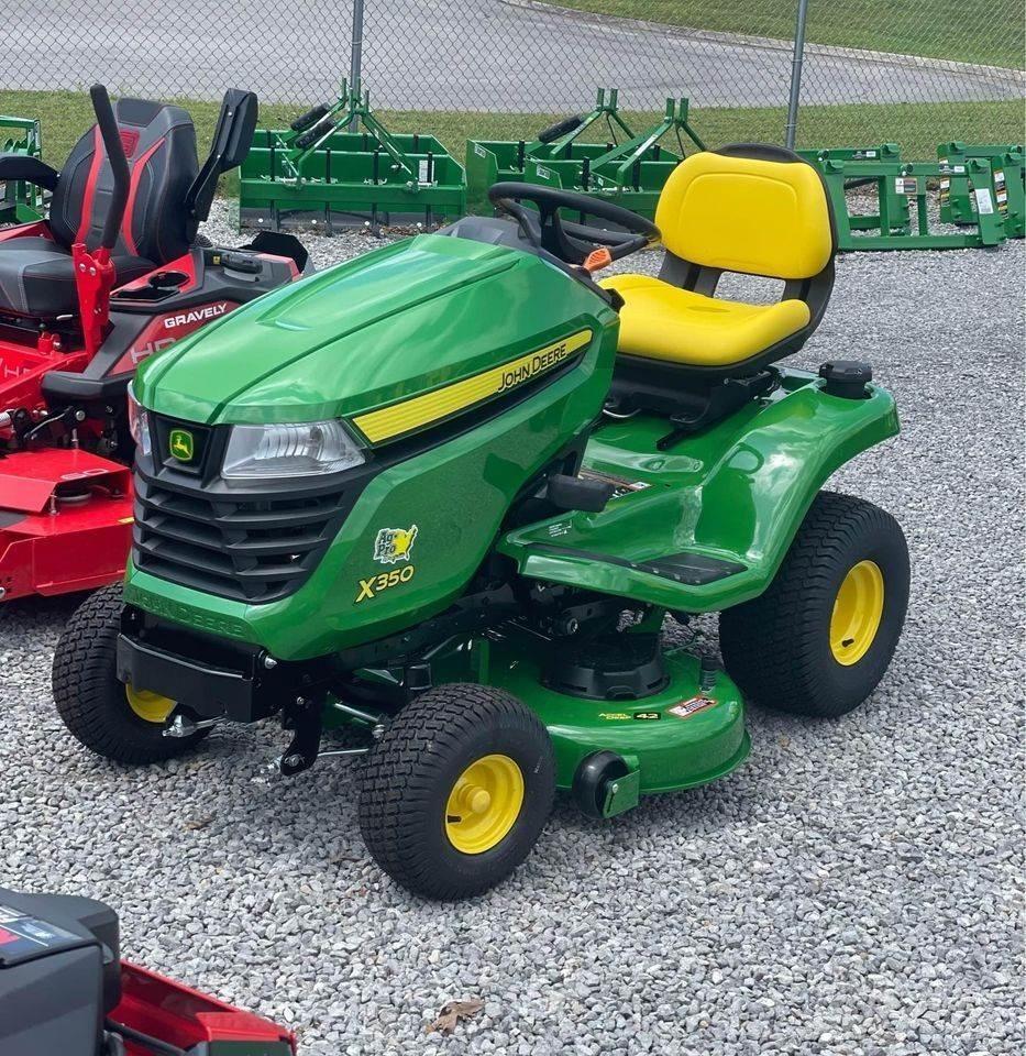 John Deere X350 Kompakt traktorok