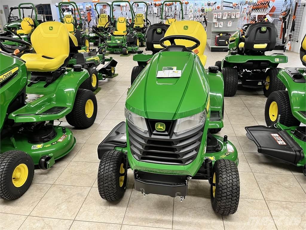 John Deere X370 Kompakt traktorok