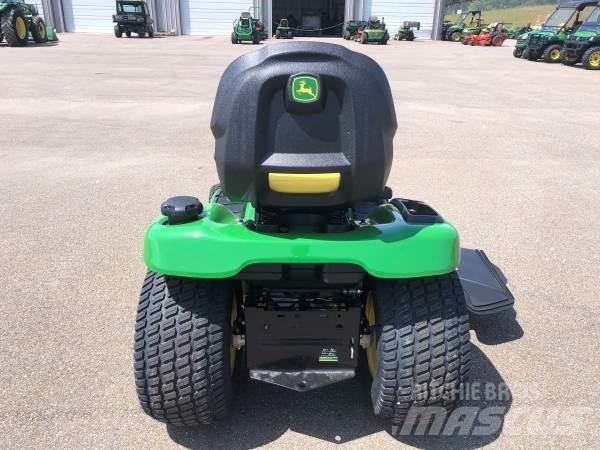 John Deere X380 Kompakt traktorok