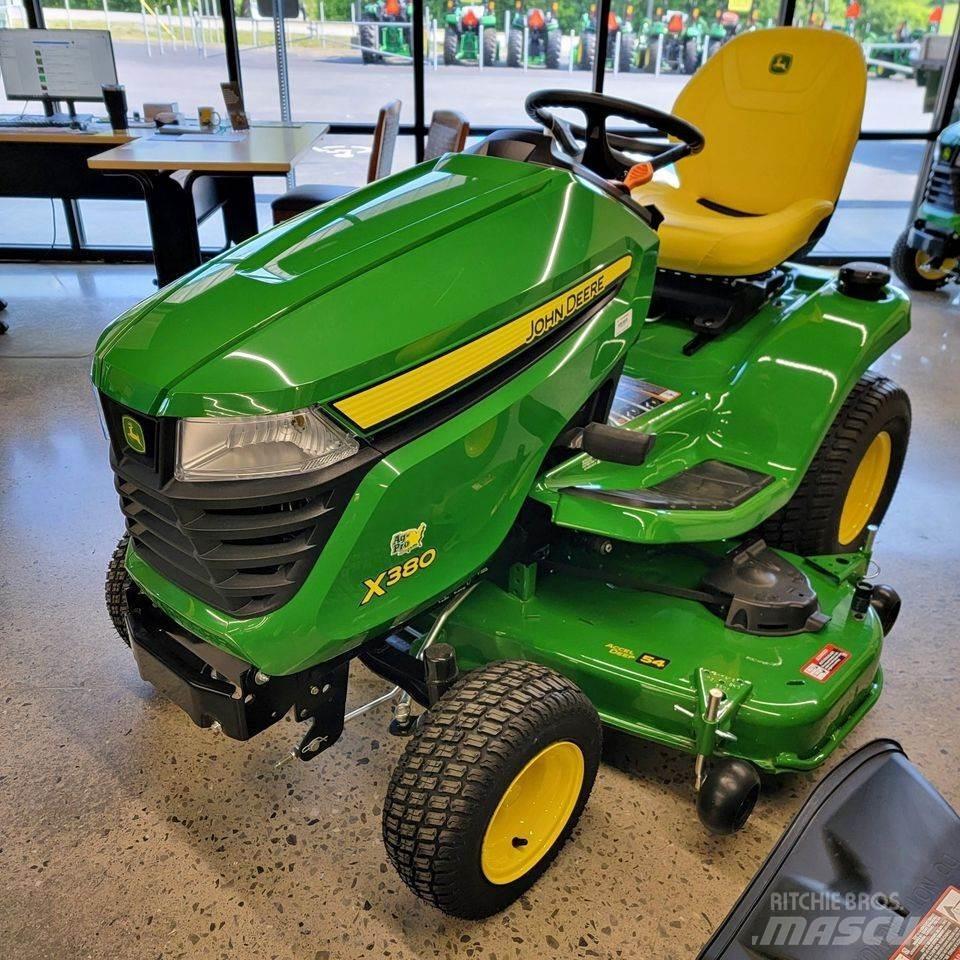 John Deere X380 Kompakt traktorok