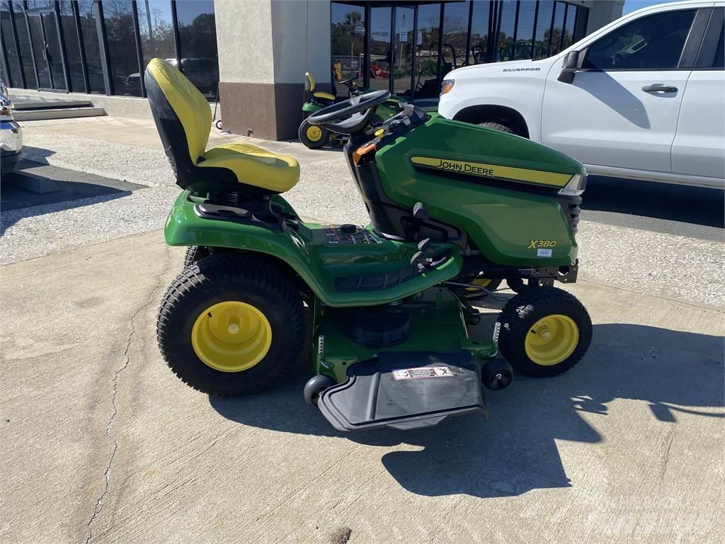 John Deere X380 Kompakt traktorok