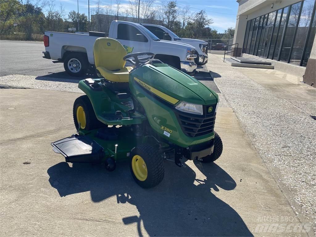 John Deere X380 Kompakt traktorok