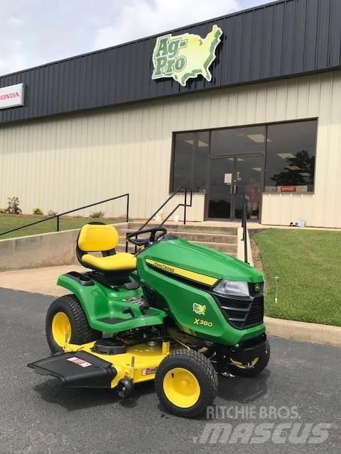 John Deere X380 Kompakt traktorok