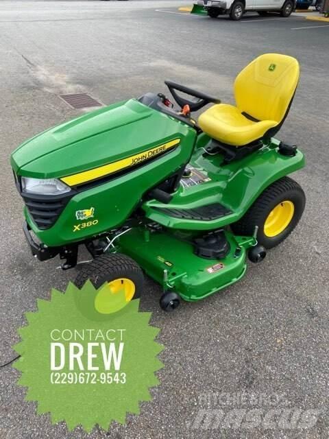 John Deere X380 Kompakt traktorok