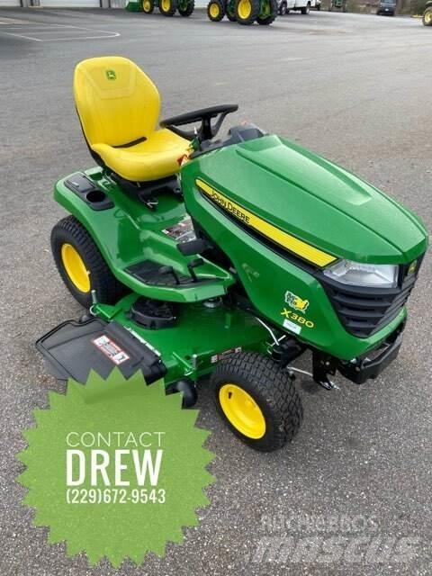 John Deere X380 Kompakt traktorok