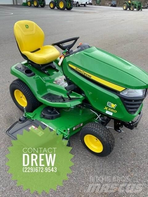 John Deere X380 Kompakt traktorok