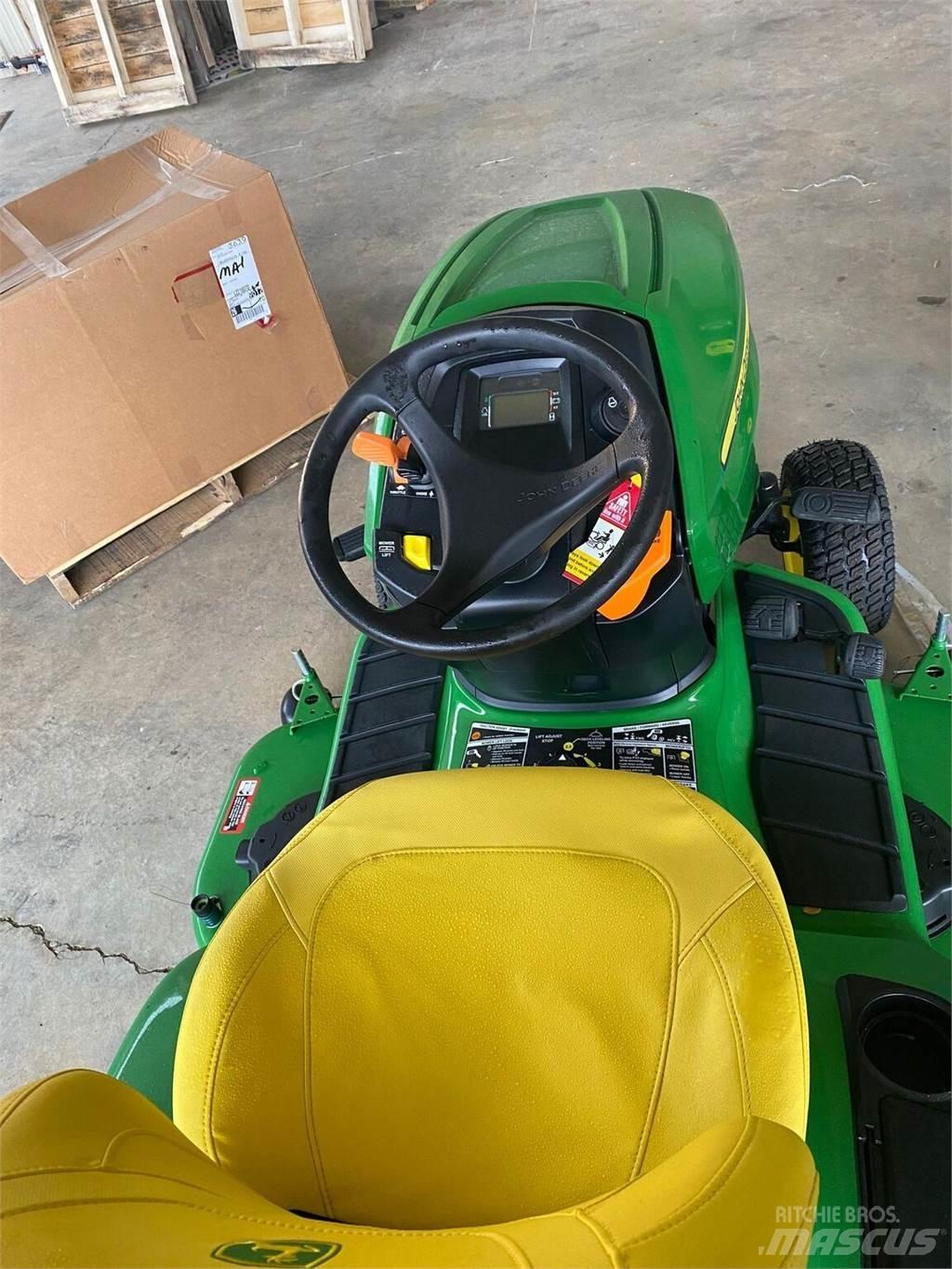 John Deere X380 Kompakt traktorok