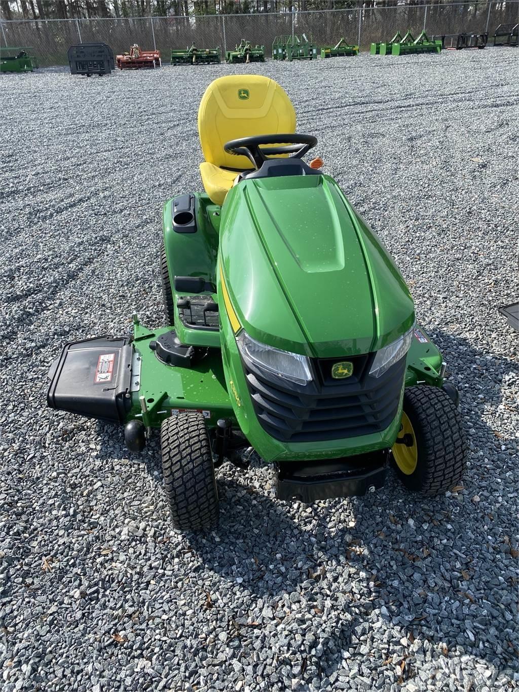 John Deere X380 Kompakt traktorok