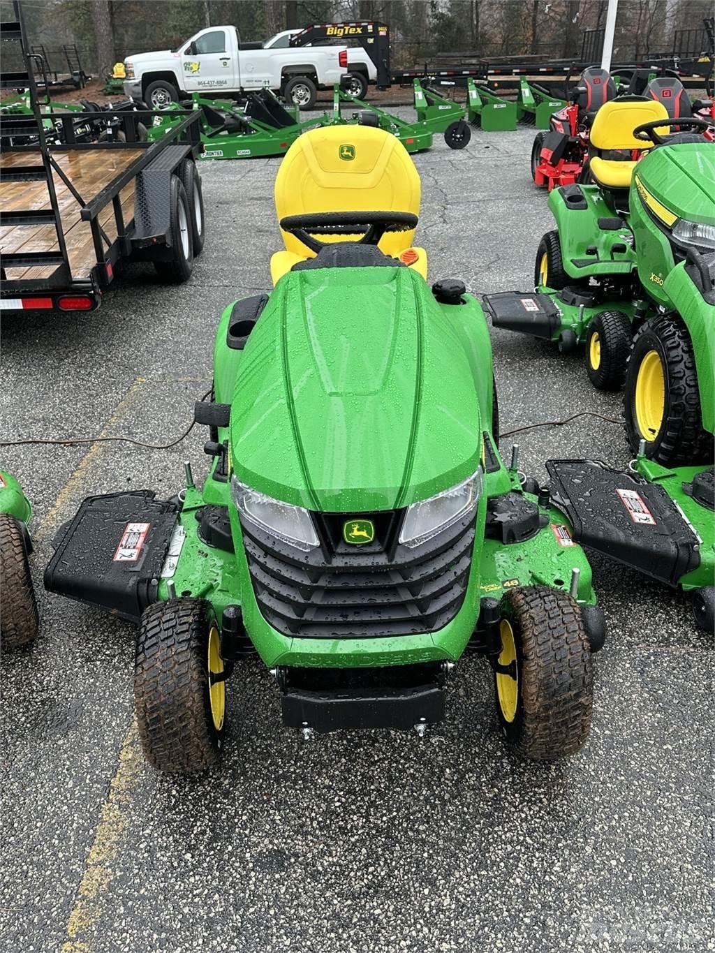 John Deere X390 Kompakt traktorok