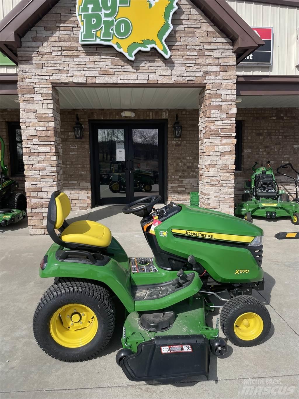 John Deere X570 Kompakt traktorok