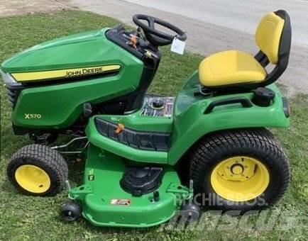 John Deere X570 Kompakt traktorok
