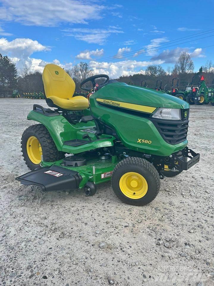 John Deere X580 Kompakt traktorok