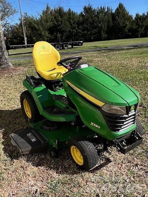 John Deere X580 Kompakt traktorok