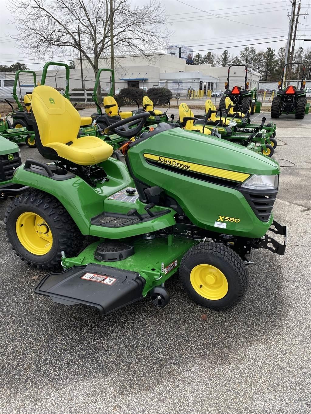 John Deere X580 Kompakt traktorok