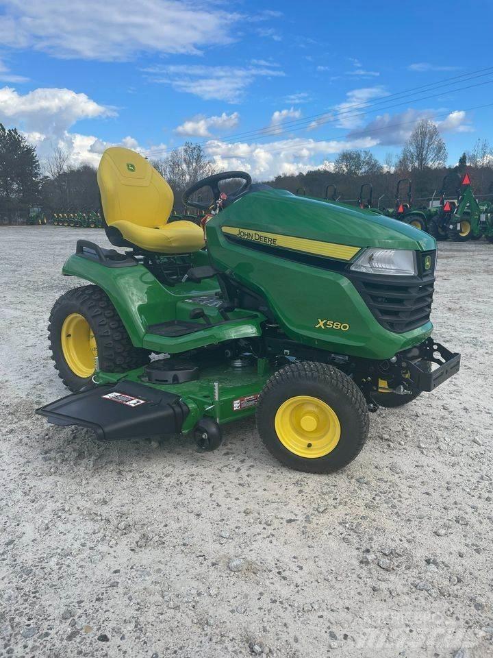 John Deere X580 Ráülős fűnyírók