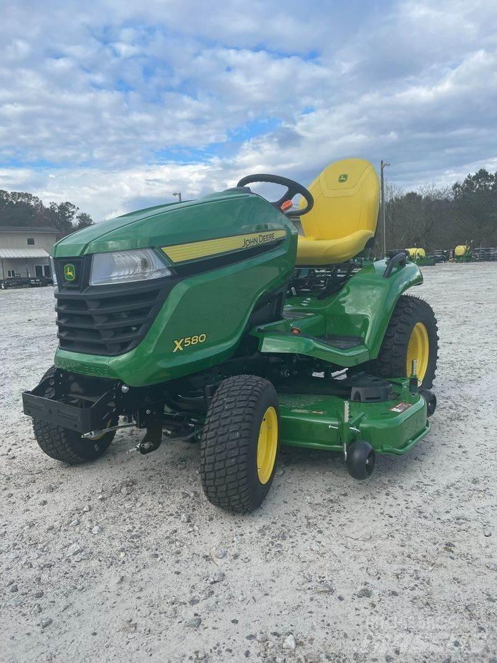 John Deere X580 Ráülős fűnyírók