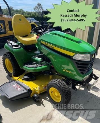 John Deere X580 Kompakt traktorok