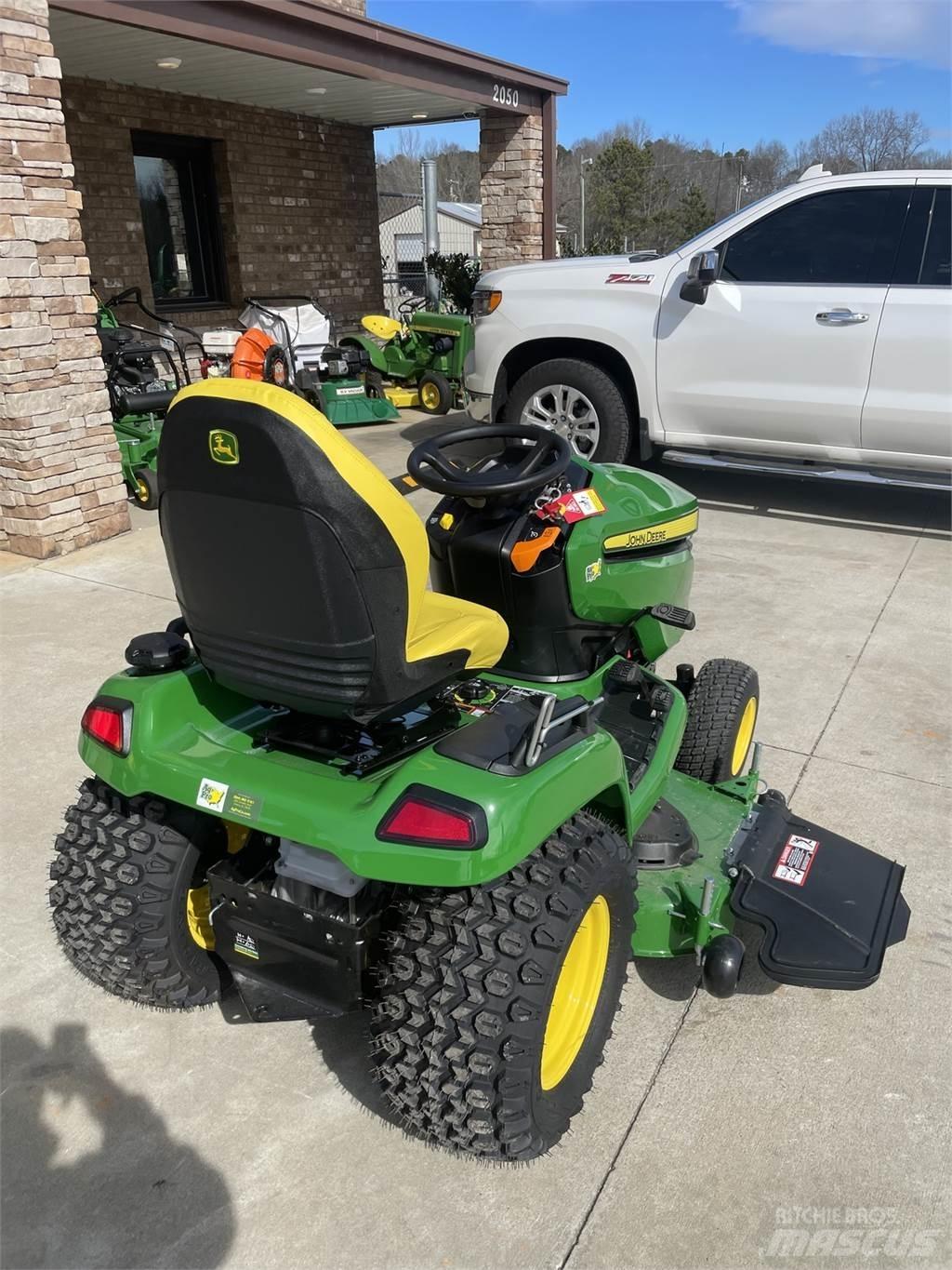 John Deere X590 Kompakt traktorok