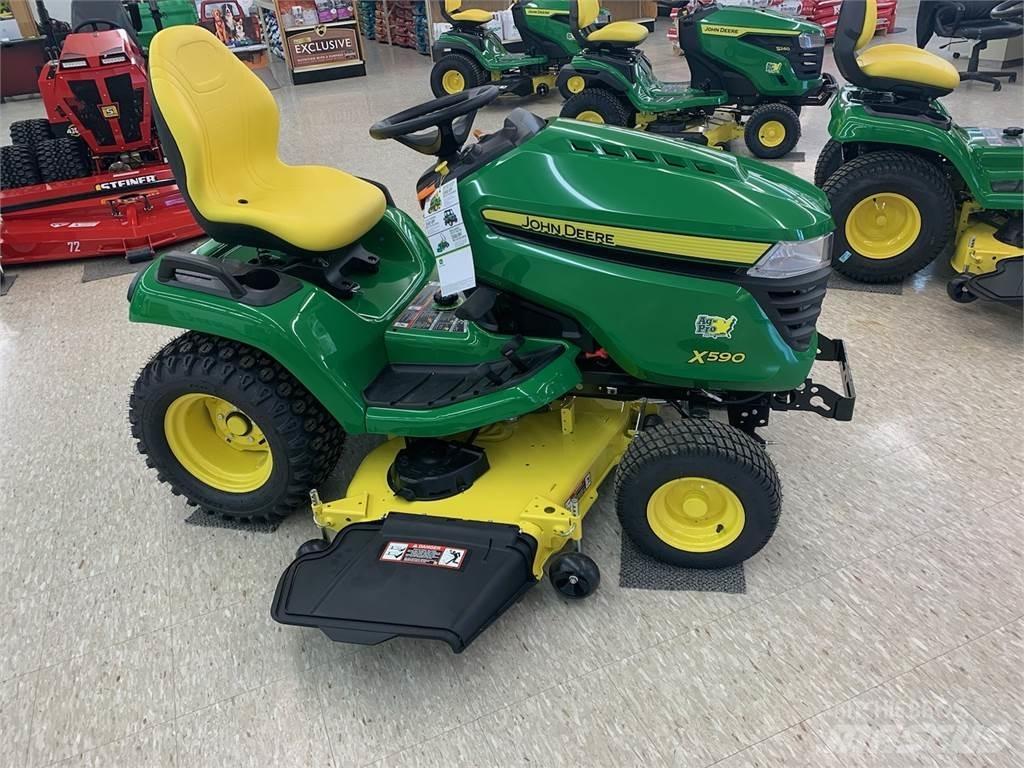 John Deere X590 Kompakt traktorok