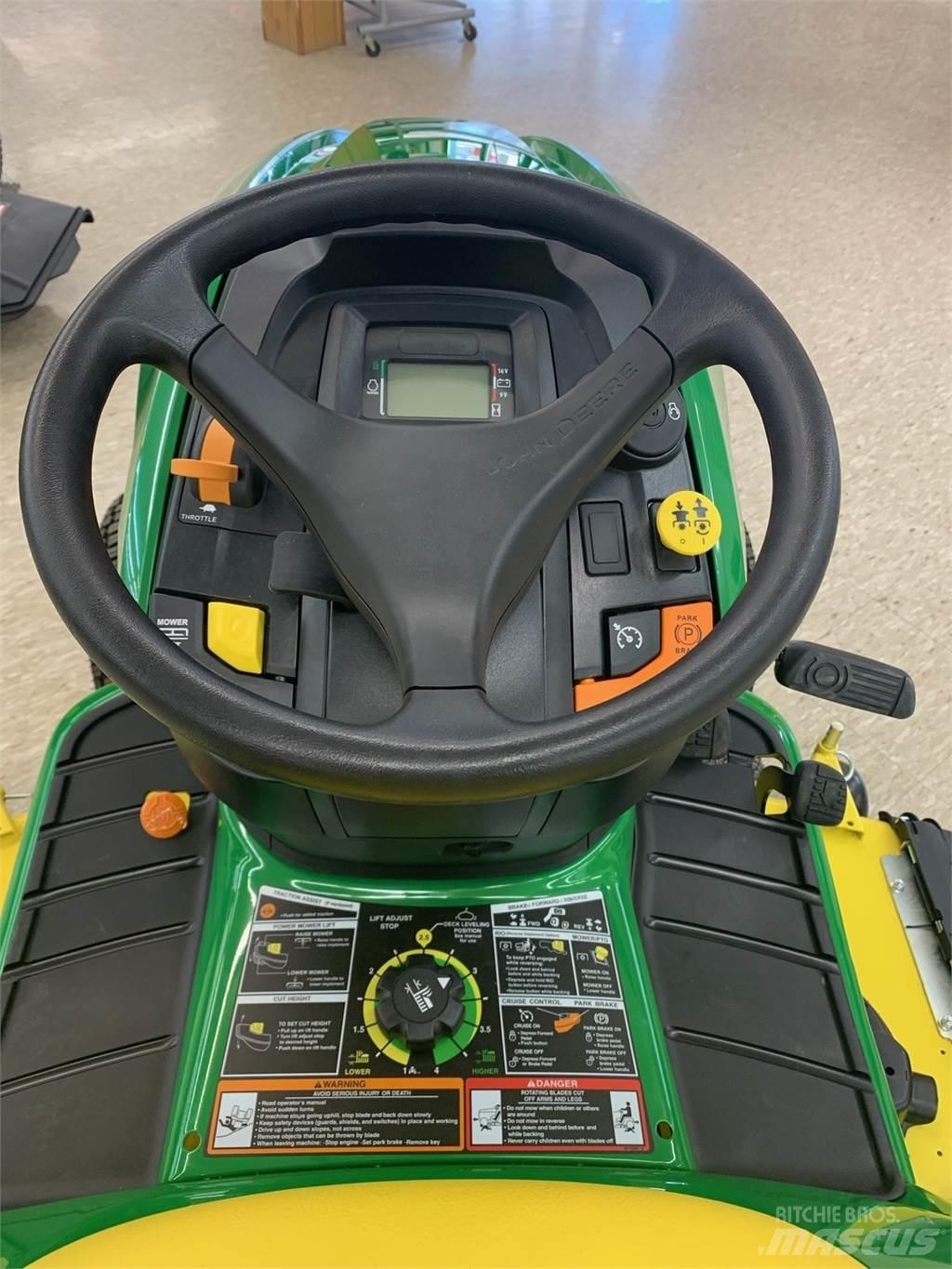 John Deere X590 Kompakt traktorok