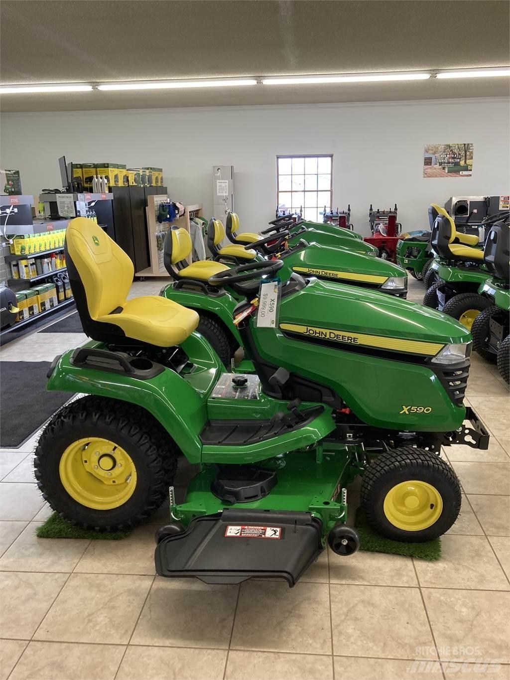 John Deere X590 Kompakt traktorok