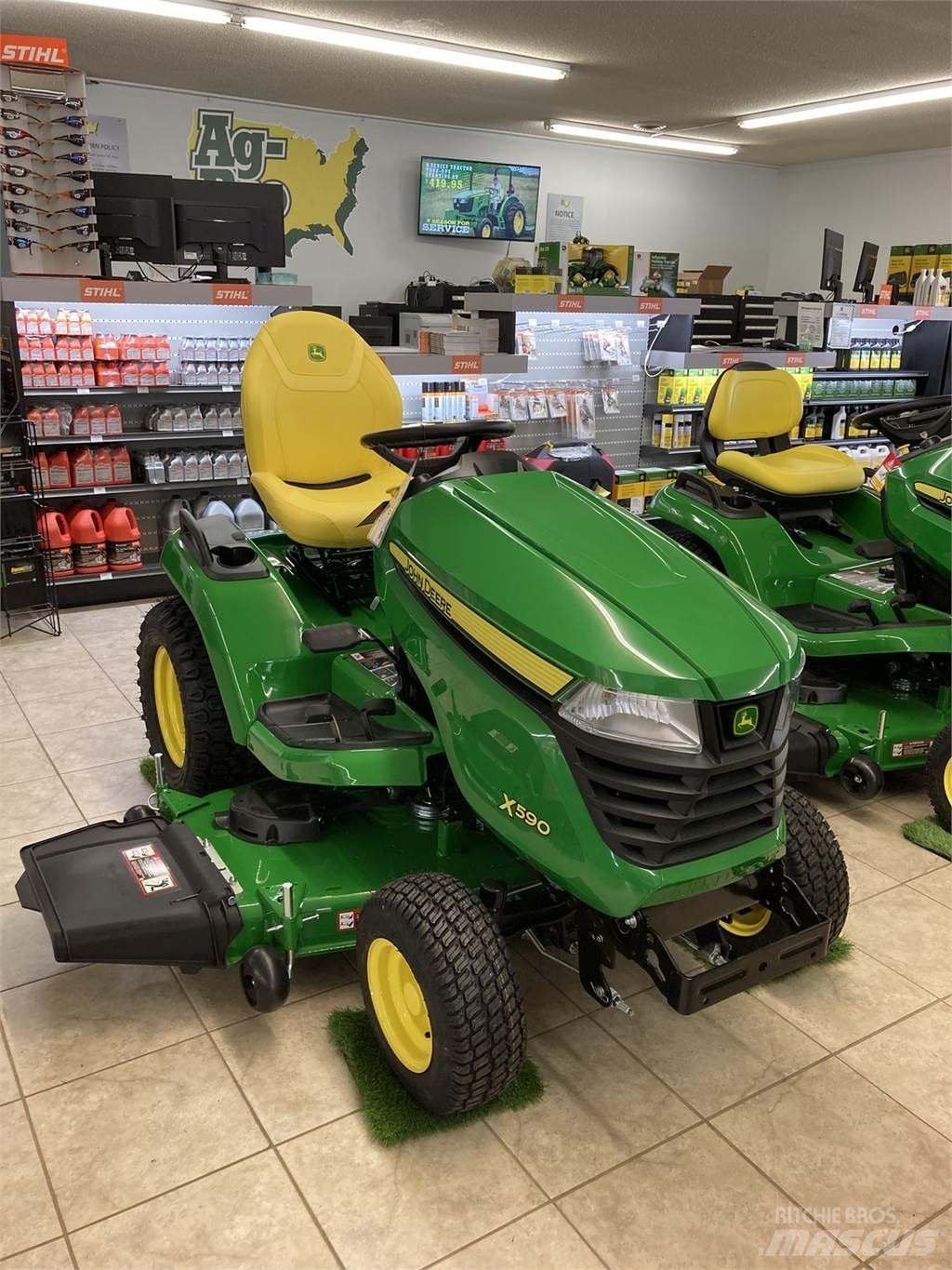John Deere X590 Kompakt traktorok