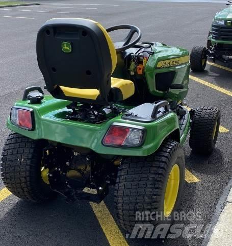John Deere X730 Kompakt traktorok