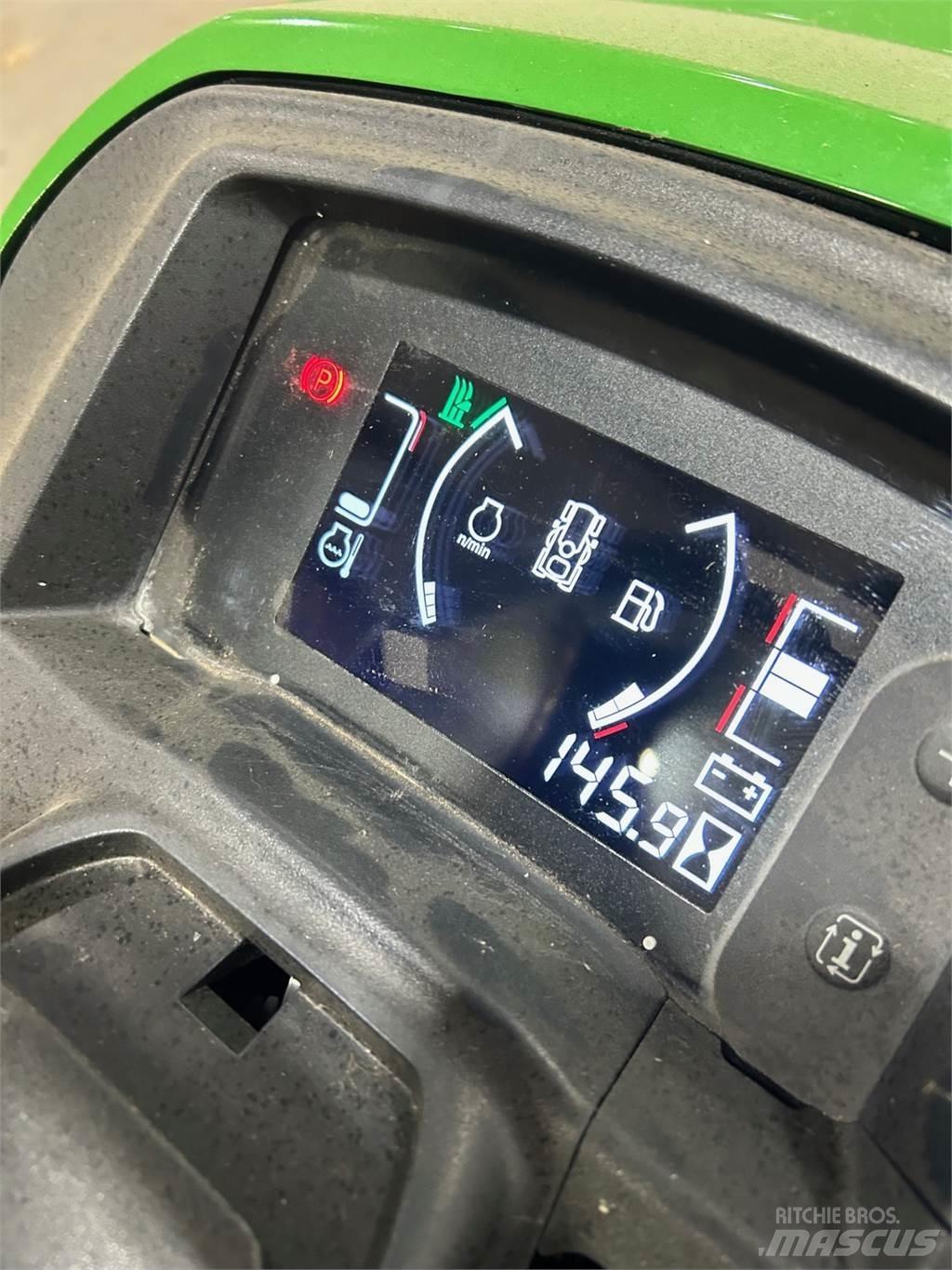 John Deere X730 Kompakt traktorok