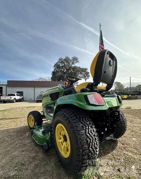 John Deere X739 Kompakt traktorok