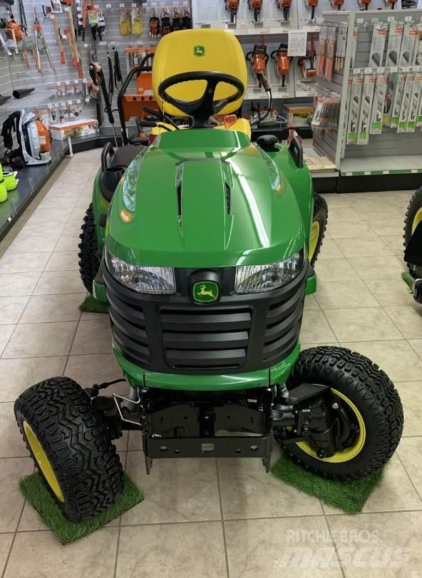John Deere X739 Kompakt traktorok