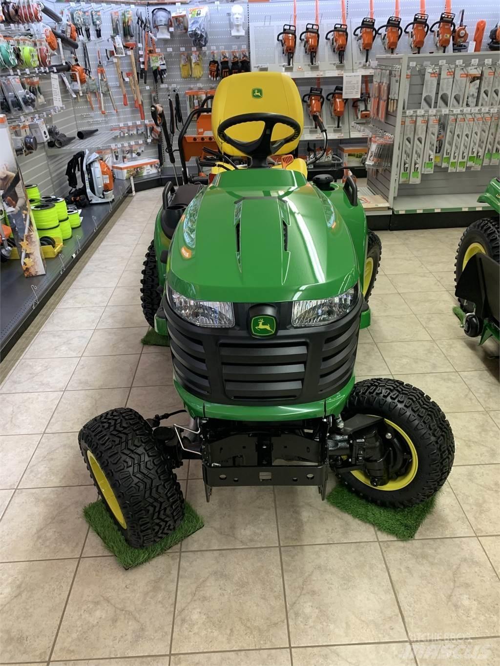 John Deere X739 Kompakt traktorok