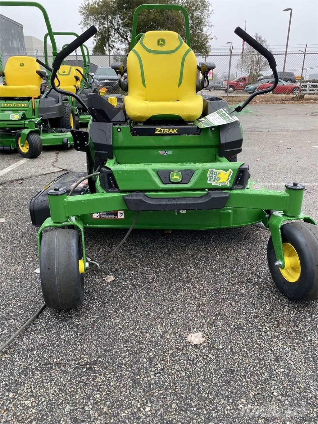 John Deere Z320R Nulla fordulósugarú fűnyírók