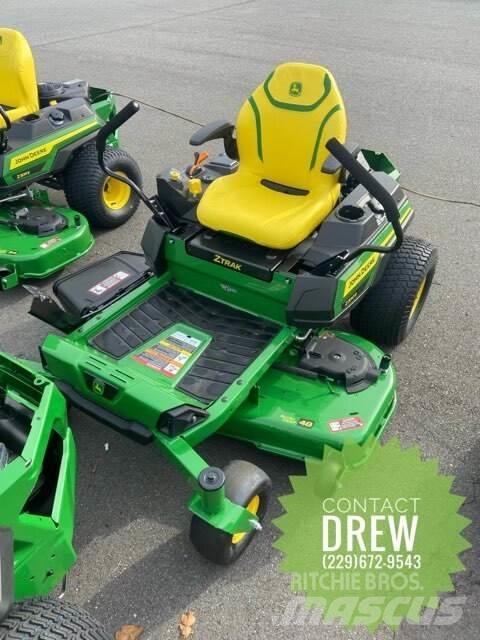 John Deere Z330R Nulla fordulósugarú fűnyírók