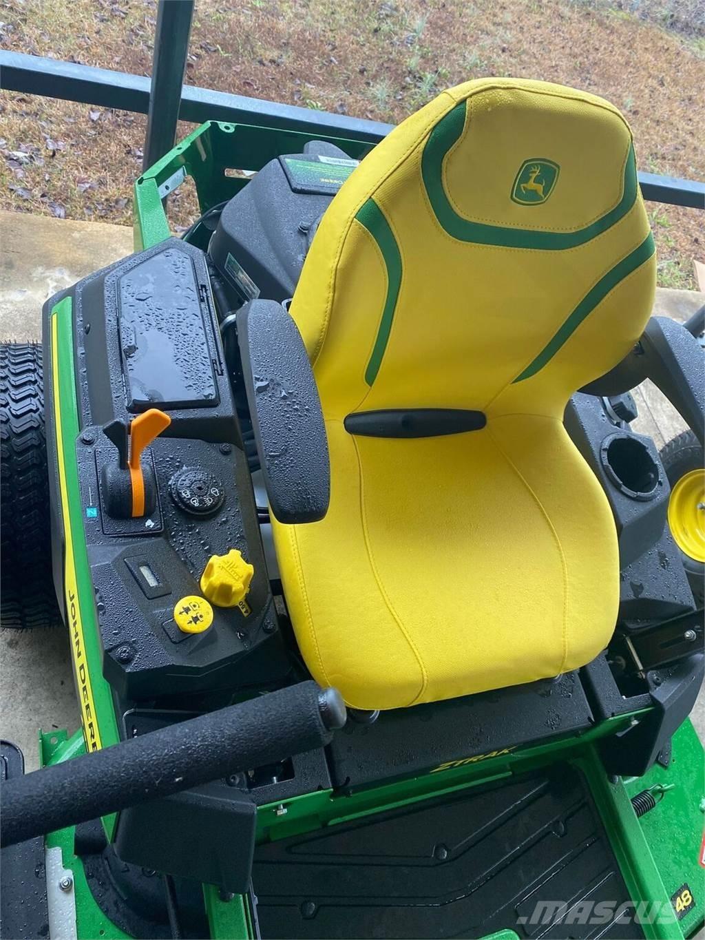 John Deere Z330R Nulla fordulósugarú fűnyírók