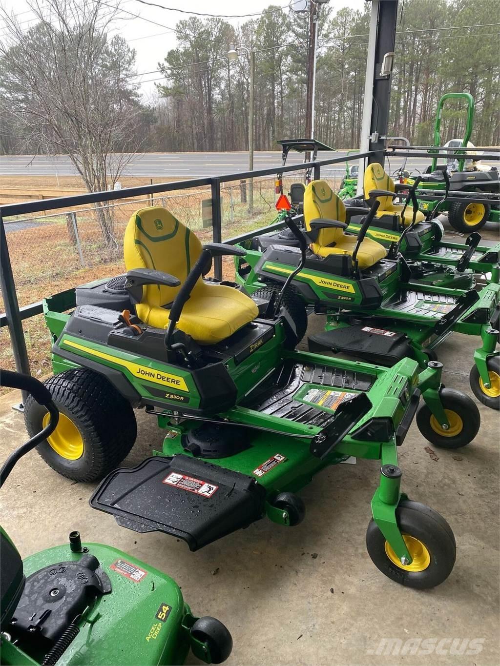 John Deere Z330R Nulla fordulósugarú fűnyírók