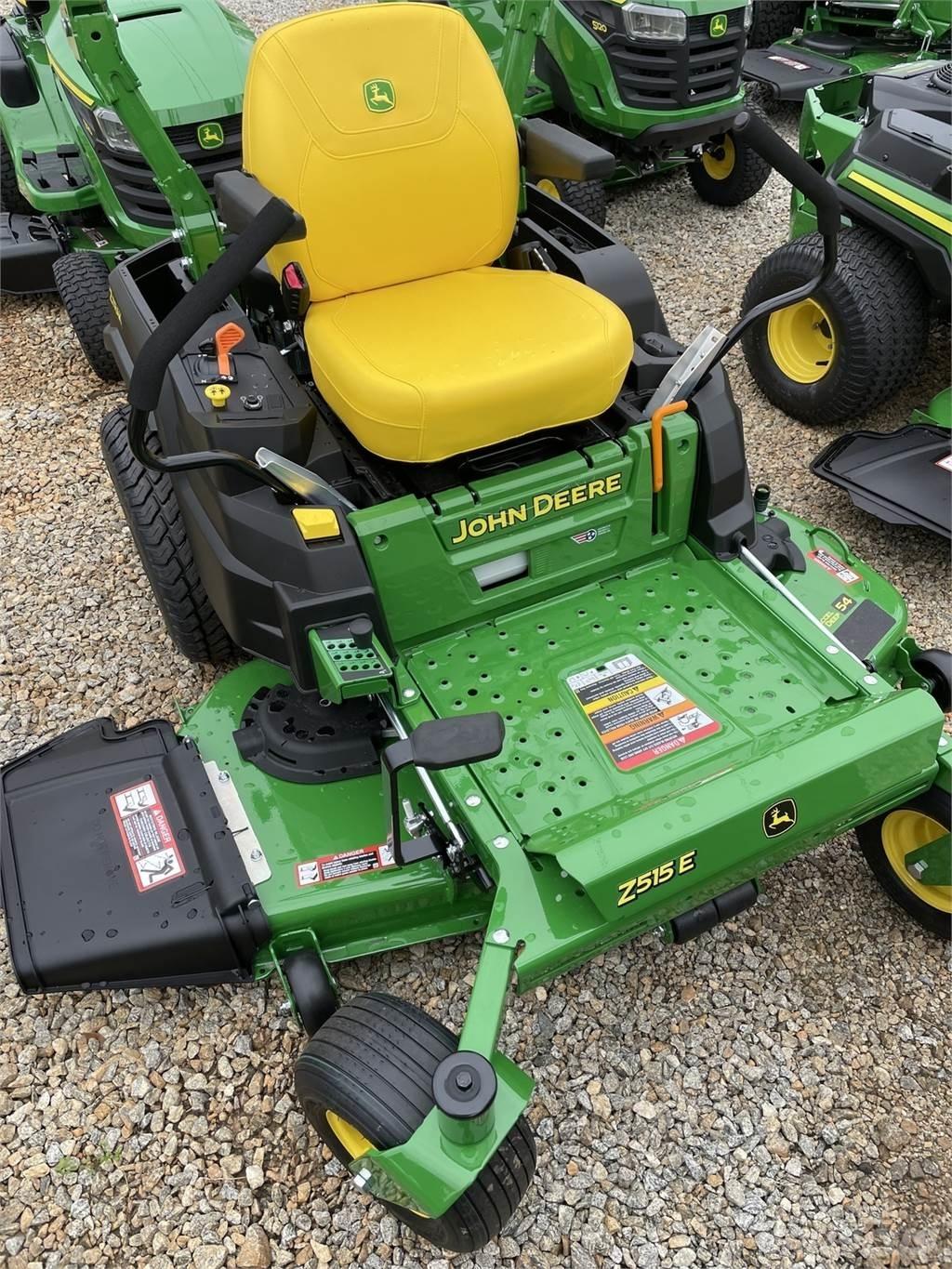 John Deere Z515E Nulla fordulósugarú fűnyírók